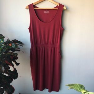 BETABRAND Dark Red Sleeveless Dress with Pockets.